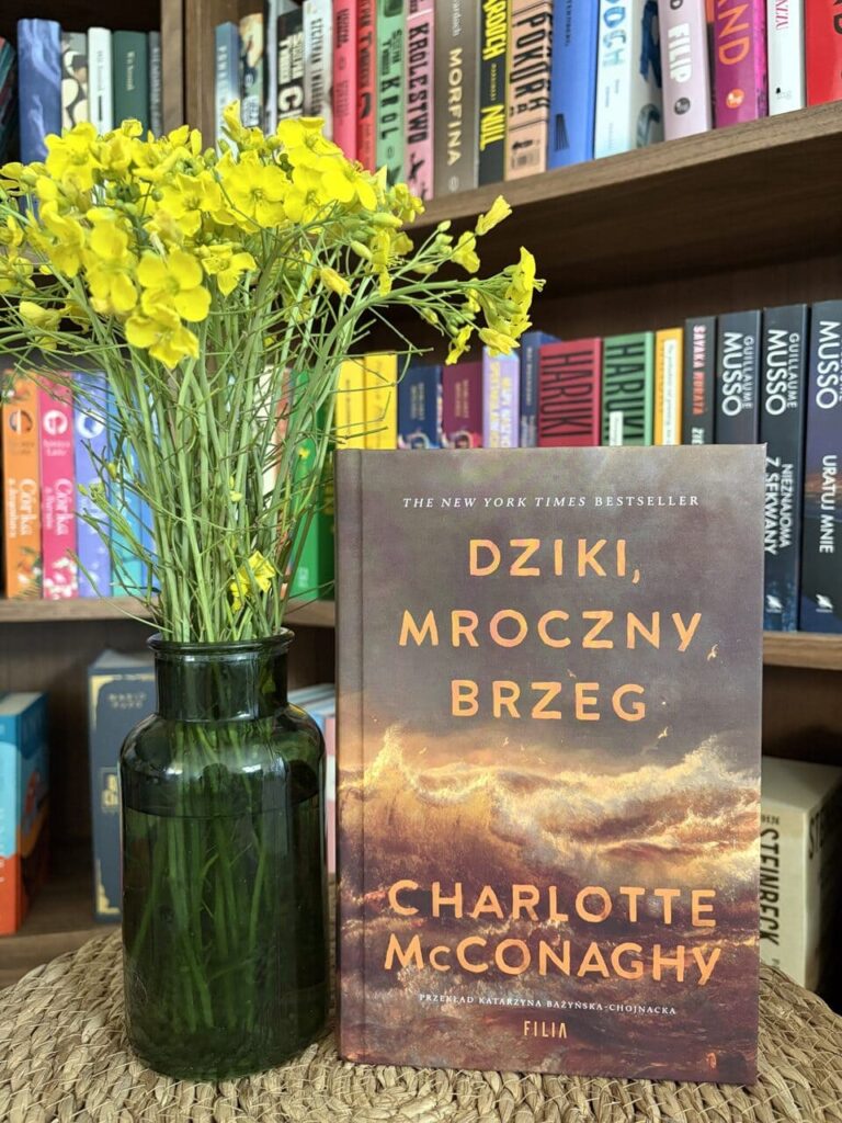 Okładka książki "Dziki, mroczny brzeg" Charlotte McConaghy