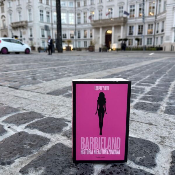 Okładka książki "Barbieland" Tarpley Hitt