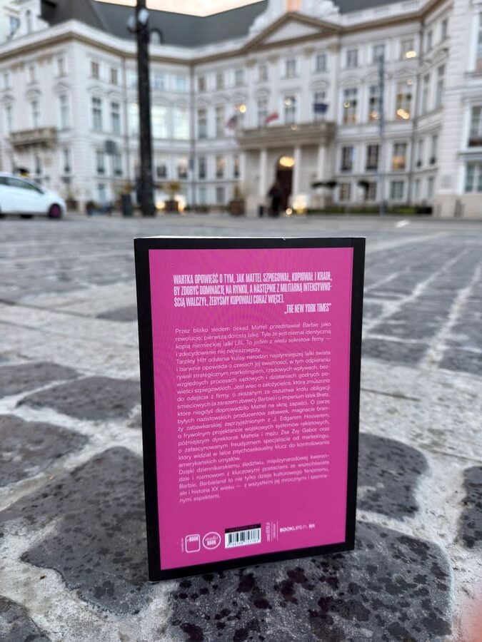 Okładka książki "Barbieland" Tarpley Hitt