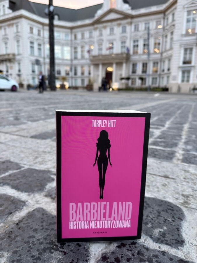 Okładka książki "Barbieland" Tarpley Hitt