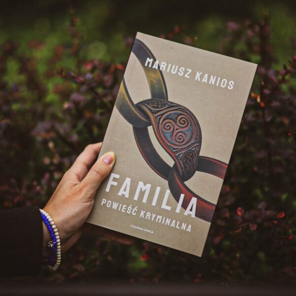 Okładka książki "Familia" Mariusz Kanios