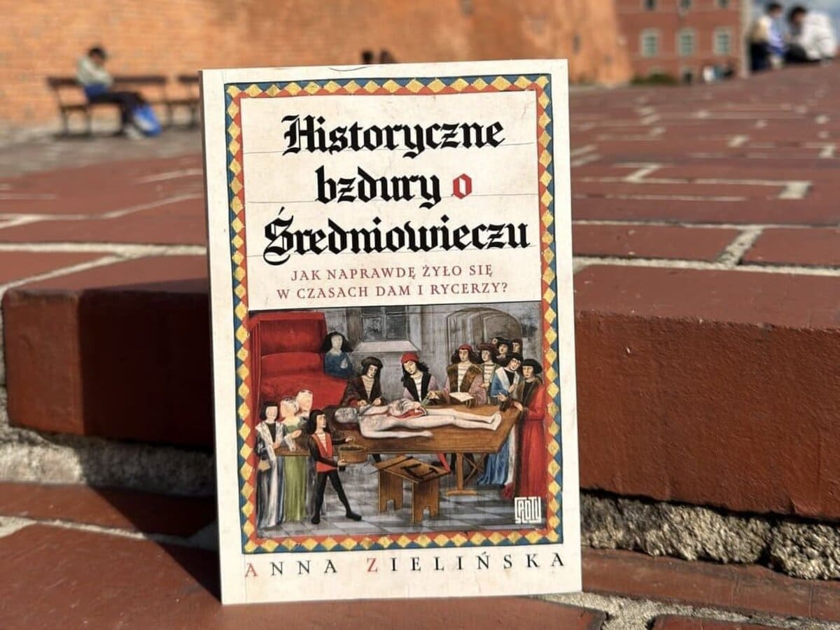 Okładka książki „Historyczne bzdury o średniowieczu” Anna Zielińska