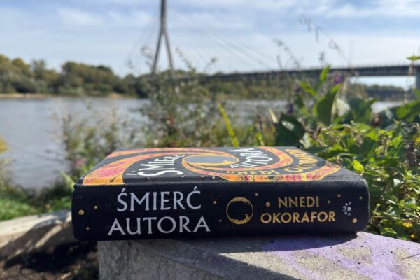 Okładka książki "Śmierć autora" Nnedi Okorafor