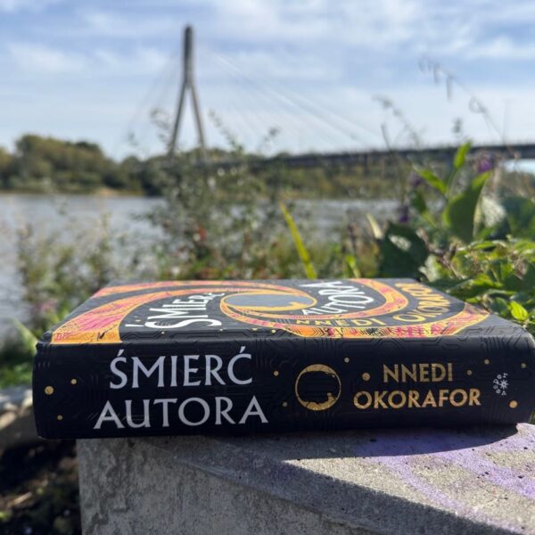 Okładka książki "Śmierć autora" Nnedi Okorafor